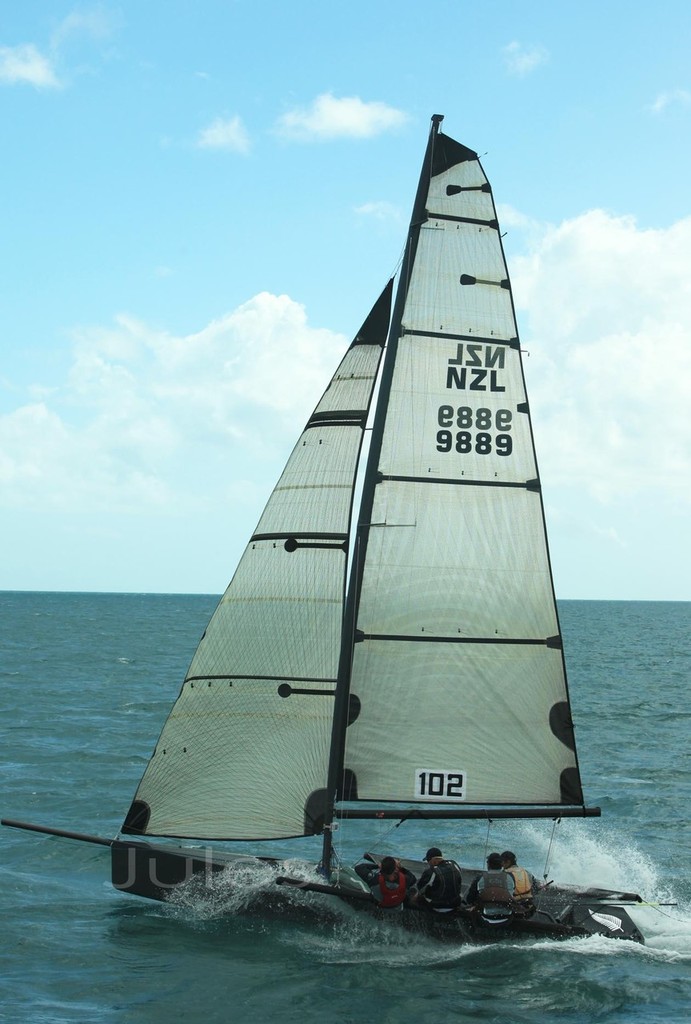 Brace Brace Brace - Bay to Bay 2010 © Julie Geldard http://www.vidpicpro.com